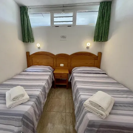Seaview Friendly 9 *