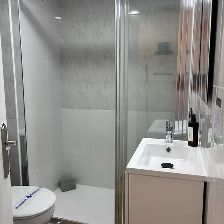 Seaview Friendly 9 *